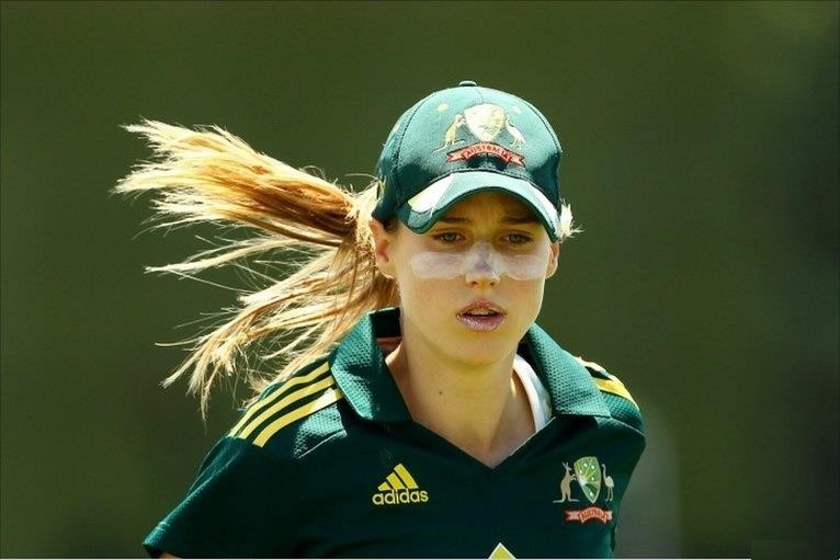 top 10 beautiful women cricketers- sarah taylor